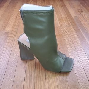 Steve Madden Transfer Cut Out Booties Womens Sz 8.5 Green Boot Heel (KZ4)